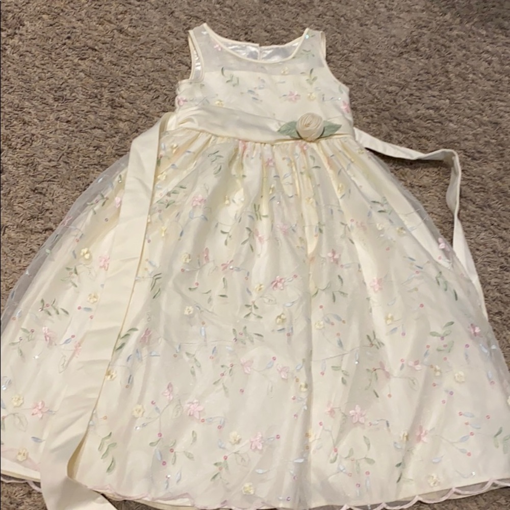 Size 7 Girls off white dress with floral design